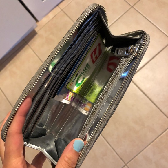 Marc Jacobs wallet - Picture 2 of 2